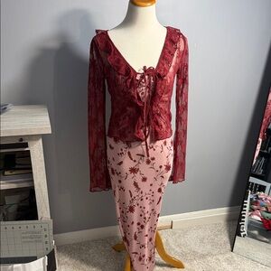 Chic Floral Lace Pencil Skirt in Red and Pink